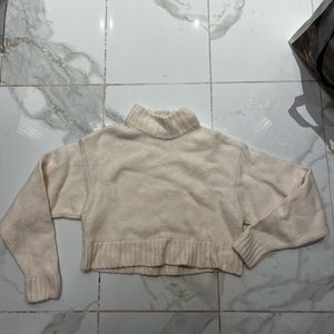 Cropped Cream turtleneck sweater